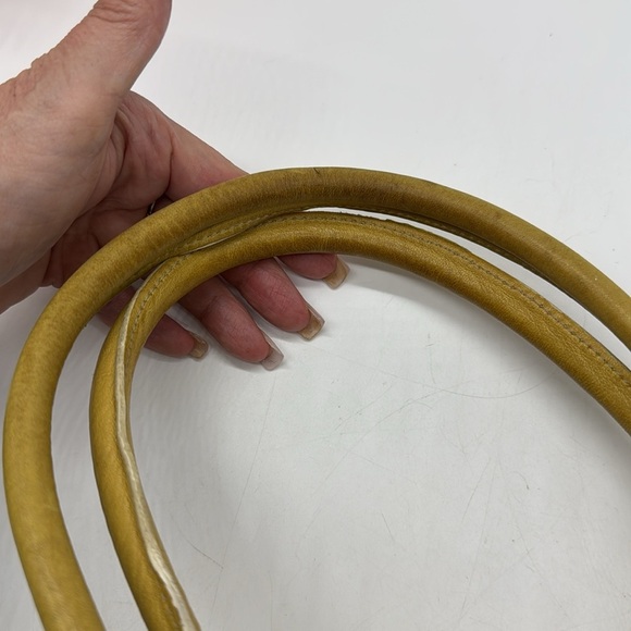 Levenger Yellow Soft Pebble Leather Shoulder Bag MCB8805A - Picture 13 of 16